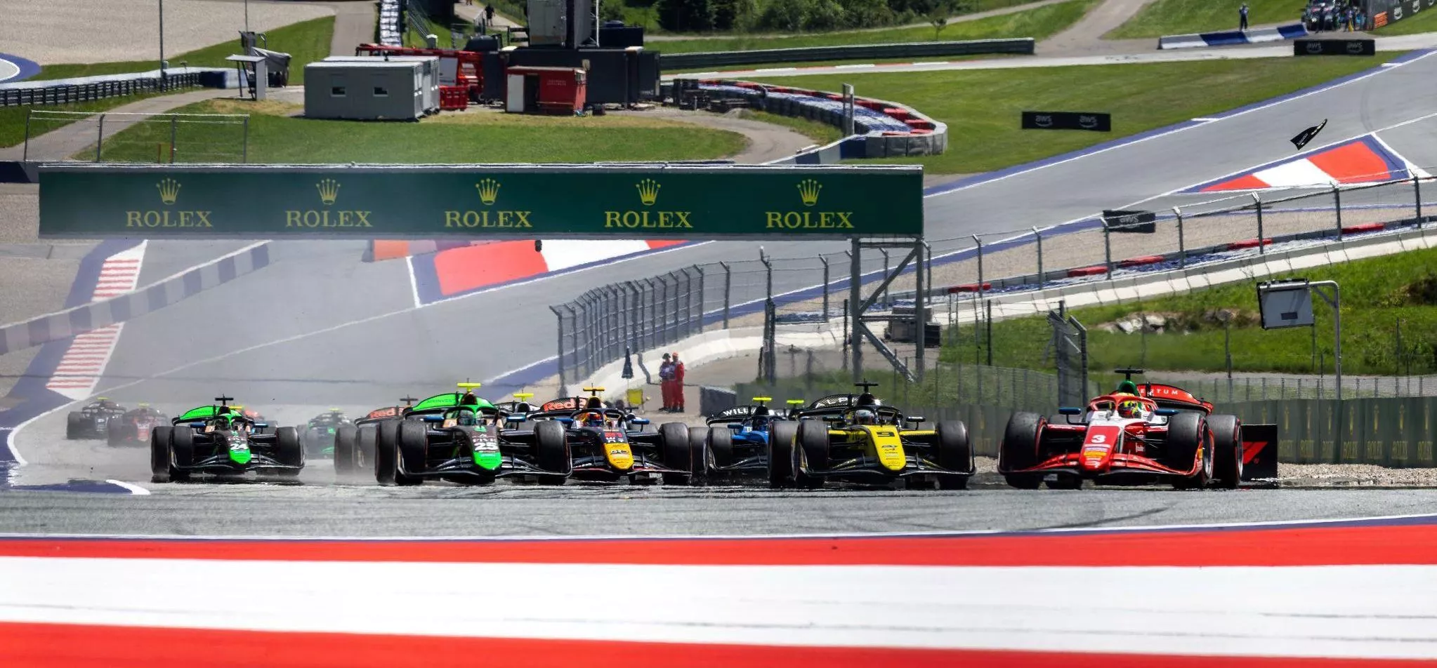 Photo: Prema’s Oliver Bearman, on the right, leads the sprint race in Austria