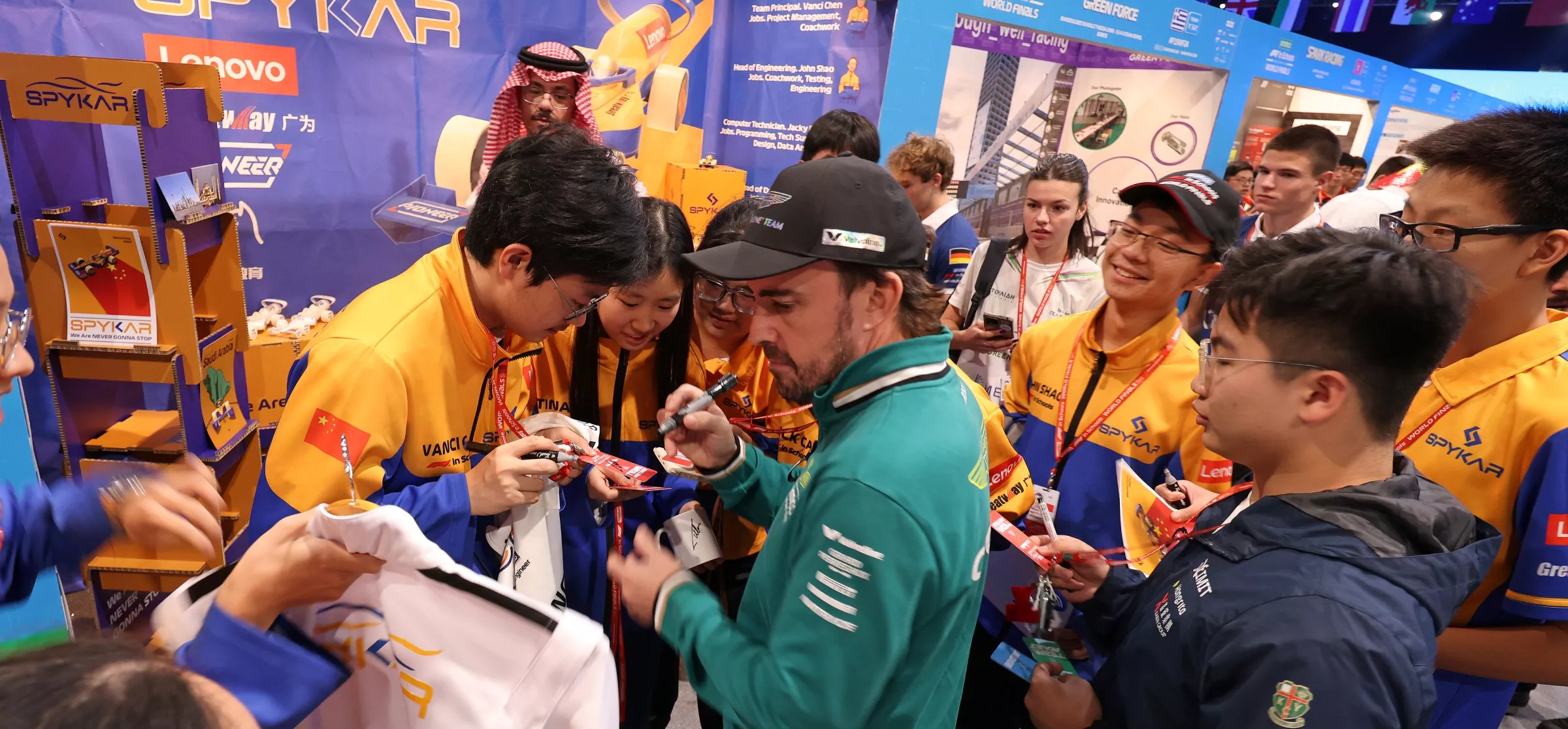 Fernando Alonso with 2024 Aramco F1 in Schools World Finalists