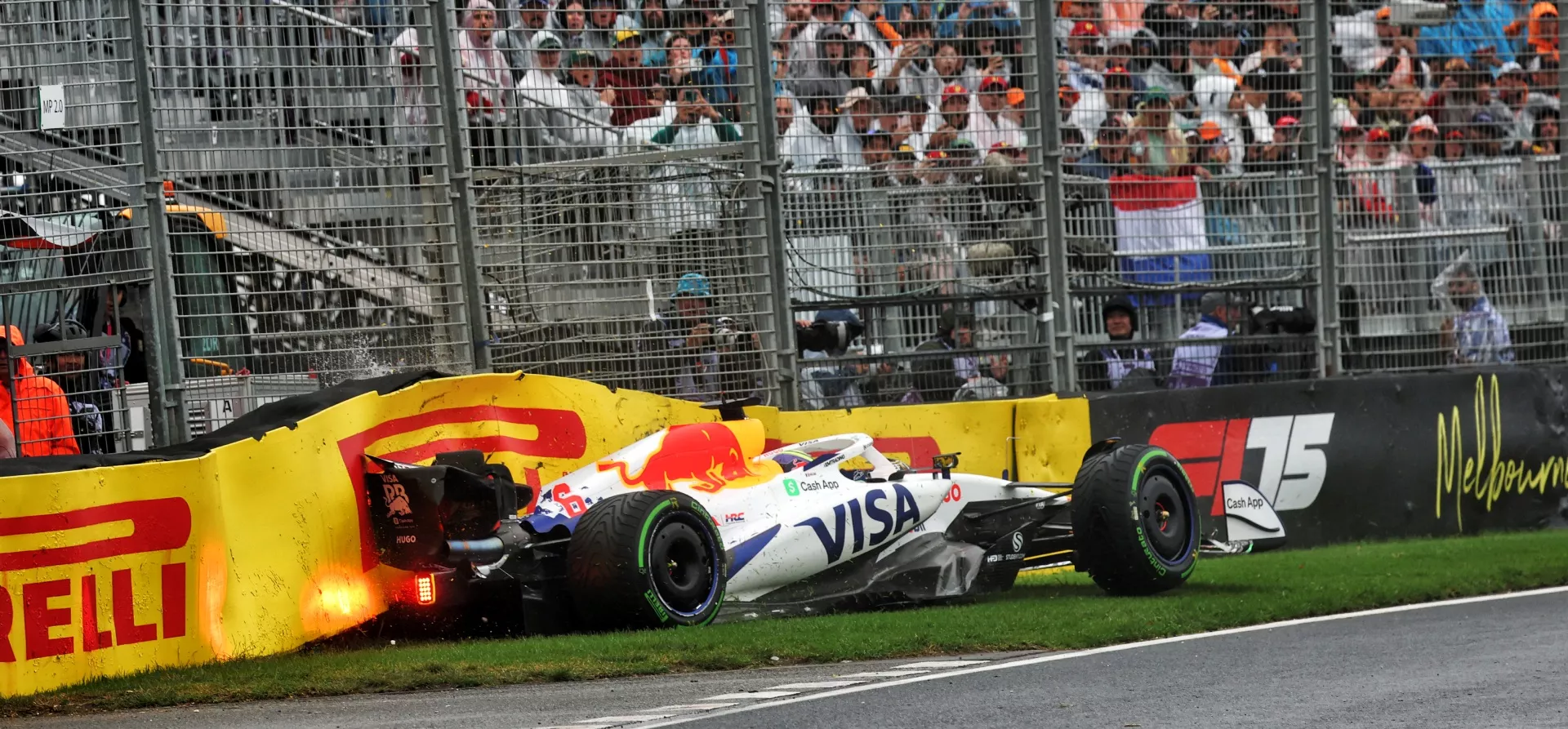 Isack Hadjar crashes his Racing Bulls car at the 2025 Australian Grand Prix