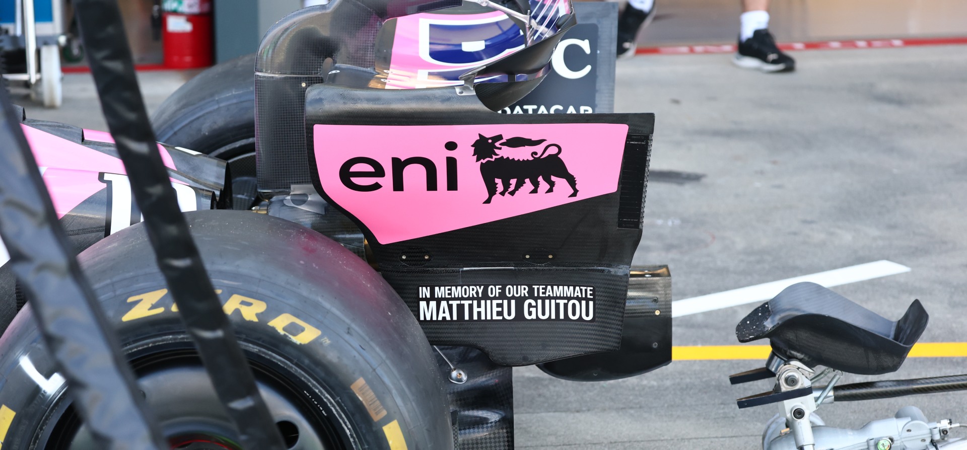 Alpine F1 rear wing with tribute to team-mate in 2025 Australian GP paddock