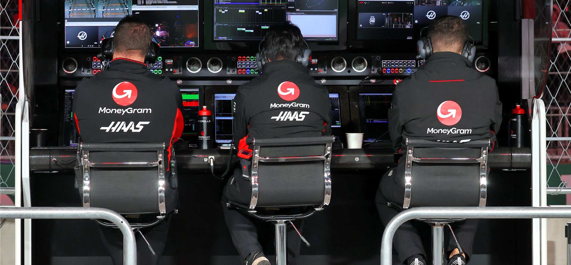 Haas F1 pitwall
