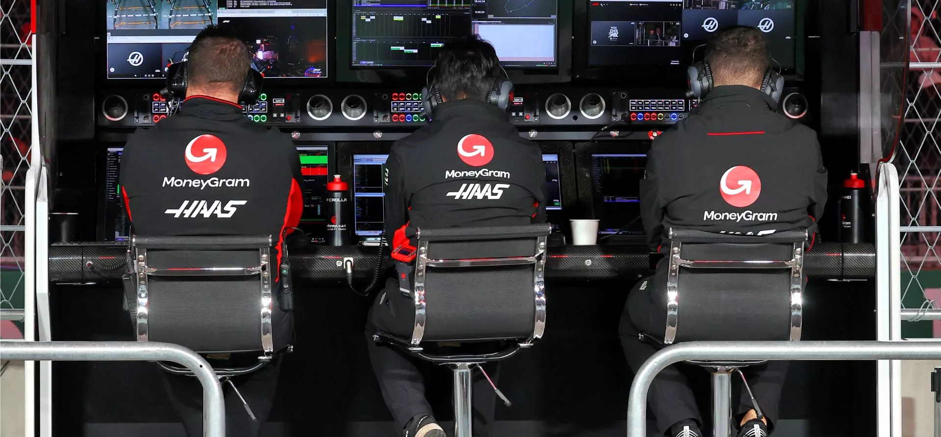 Haas F1 pitwall