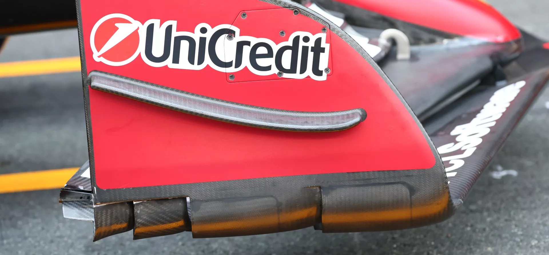 Ferrari F1 front wing 2025