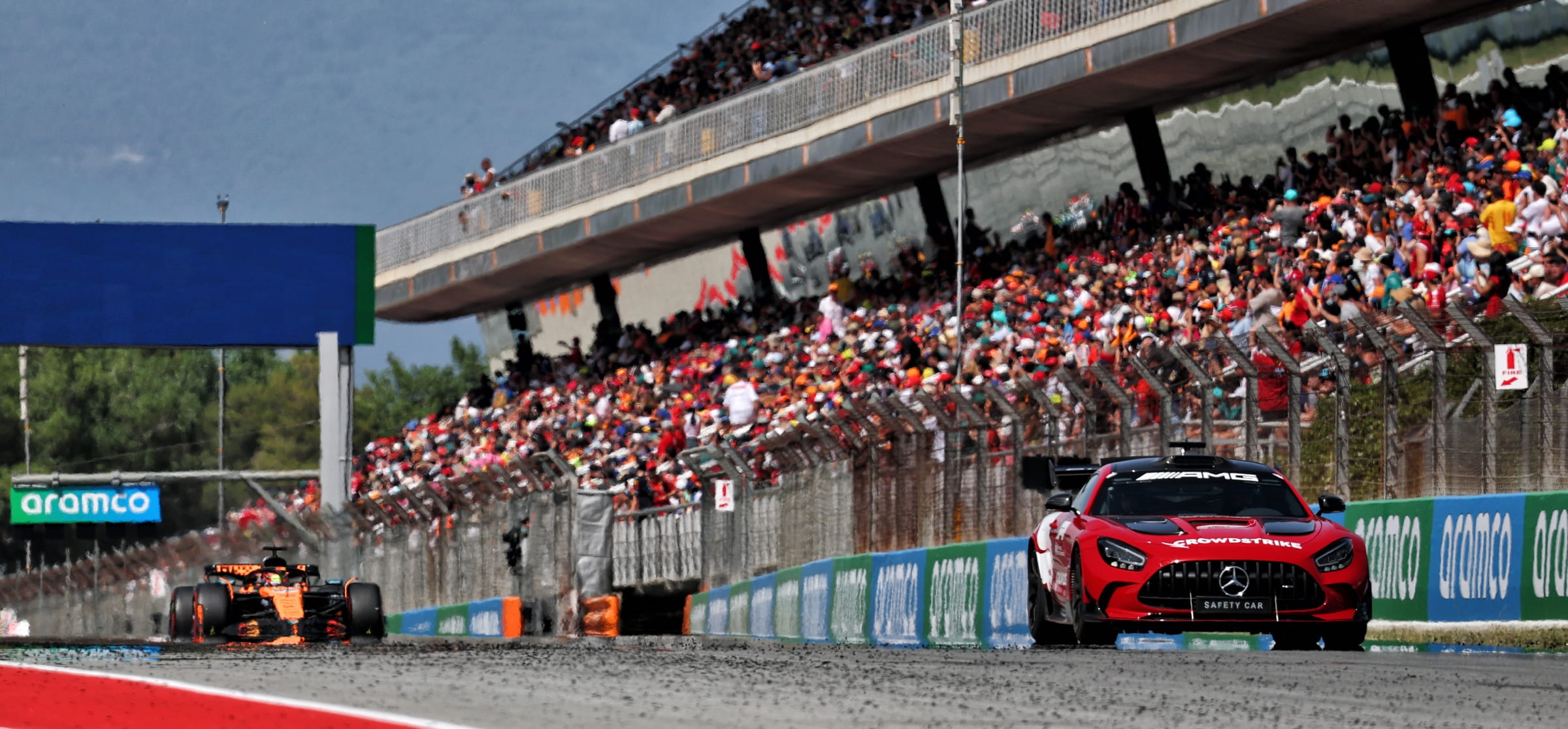 F1 Mercedes safety car 2025
