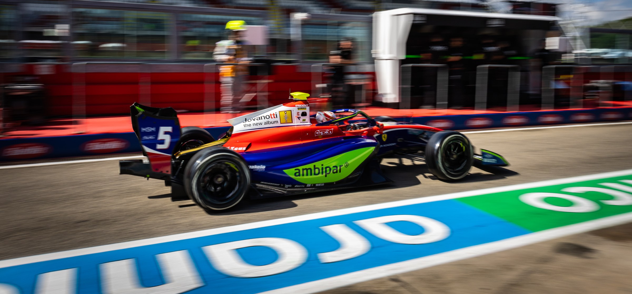 F3 car in pitlane