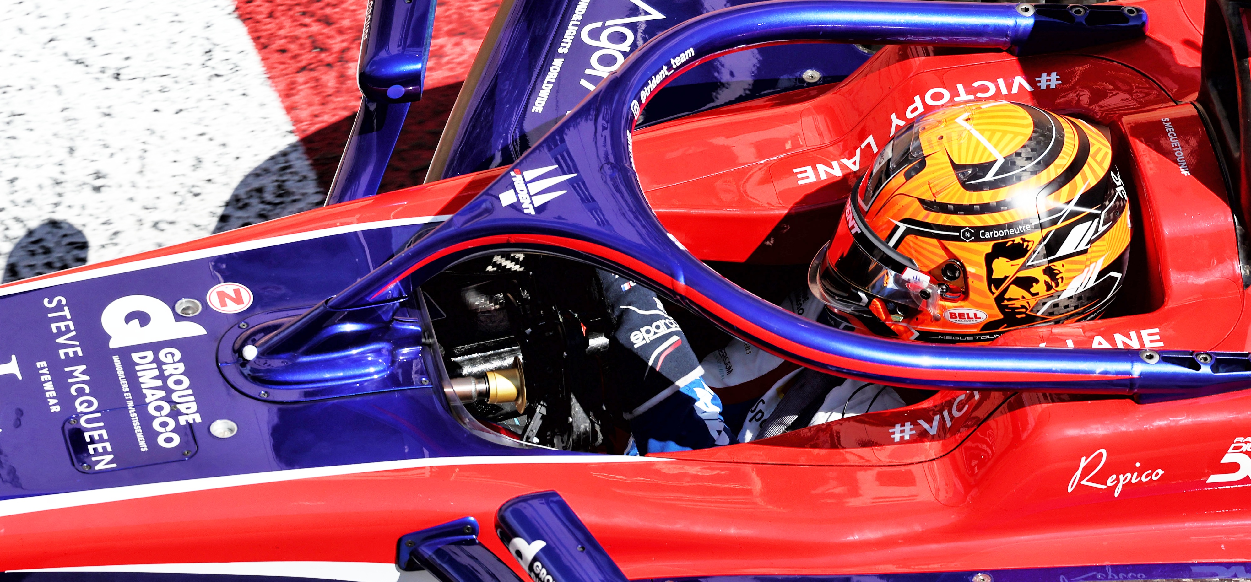 F2 cockpit