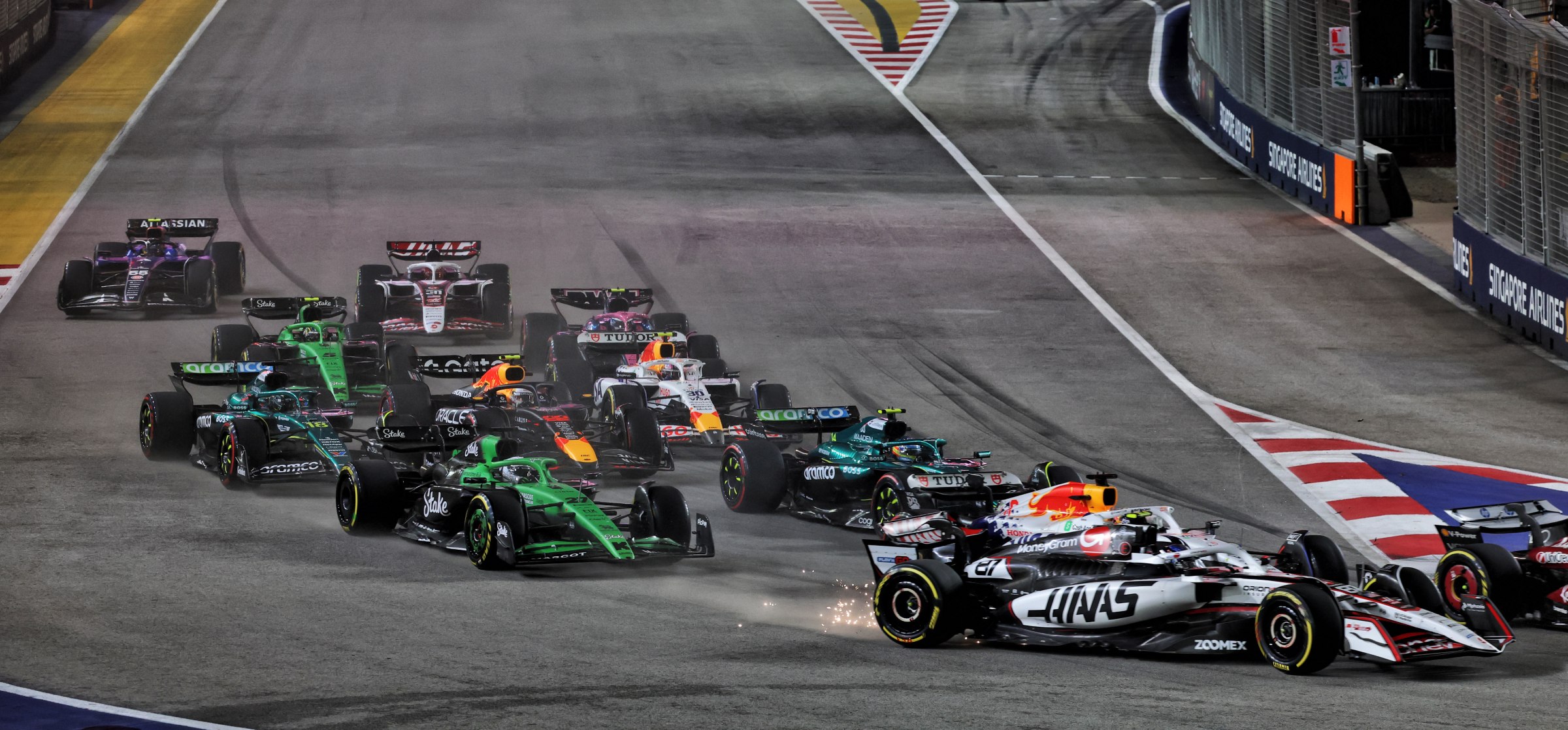 2025 Singapore GP f1 start crash