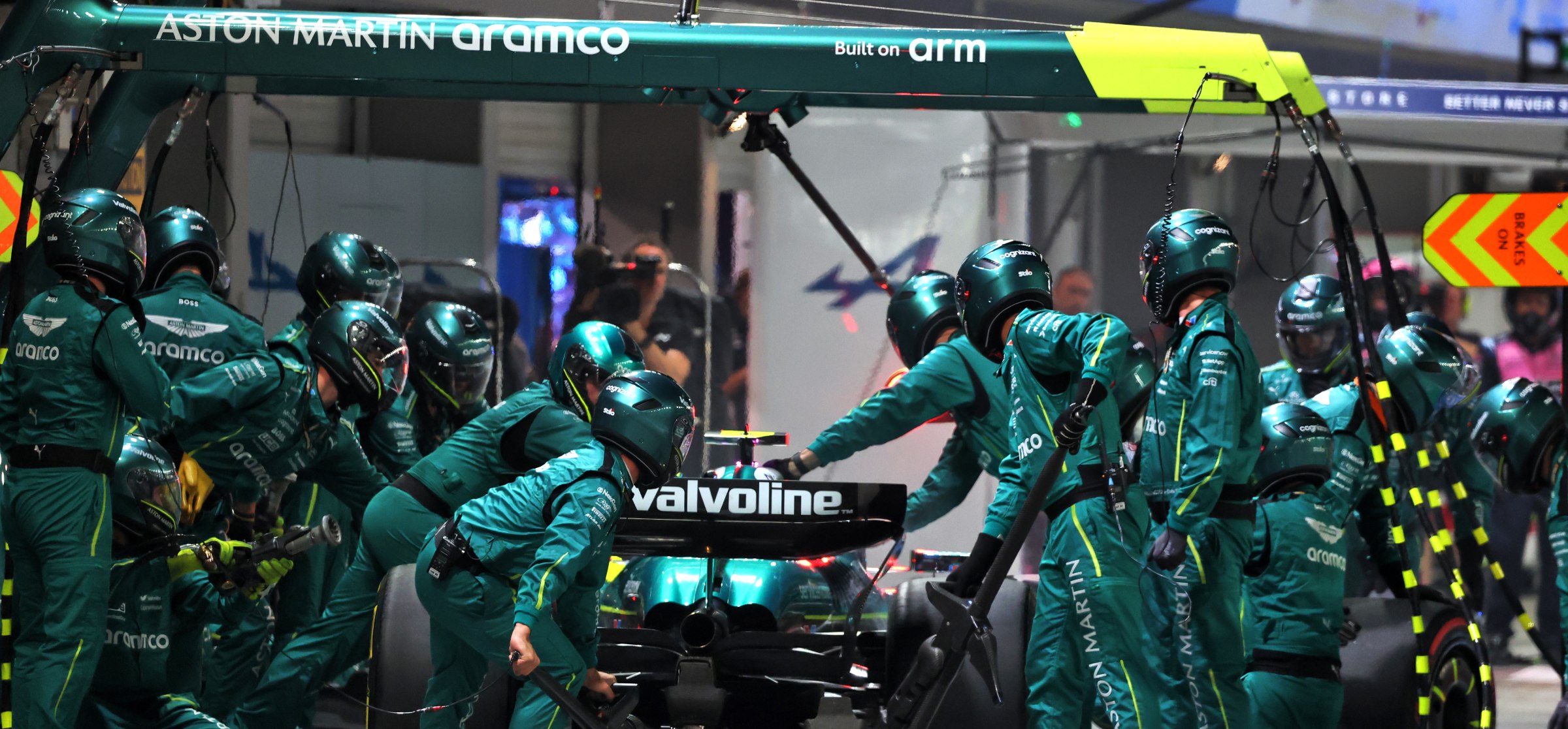 Aston Martin F1 team pitstop