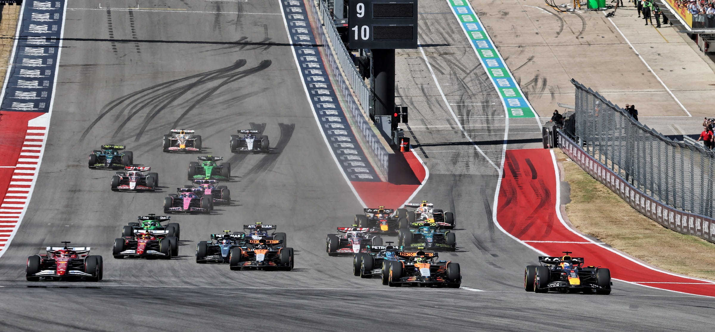2025 US GP start Turn 1