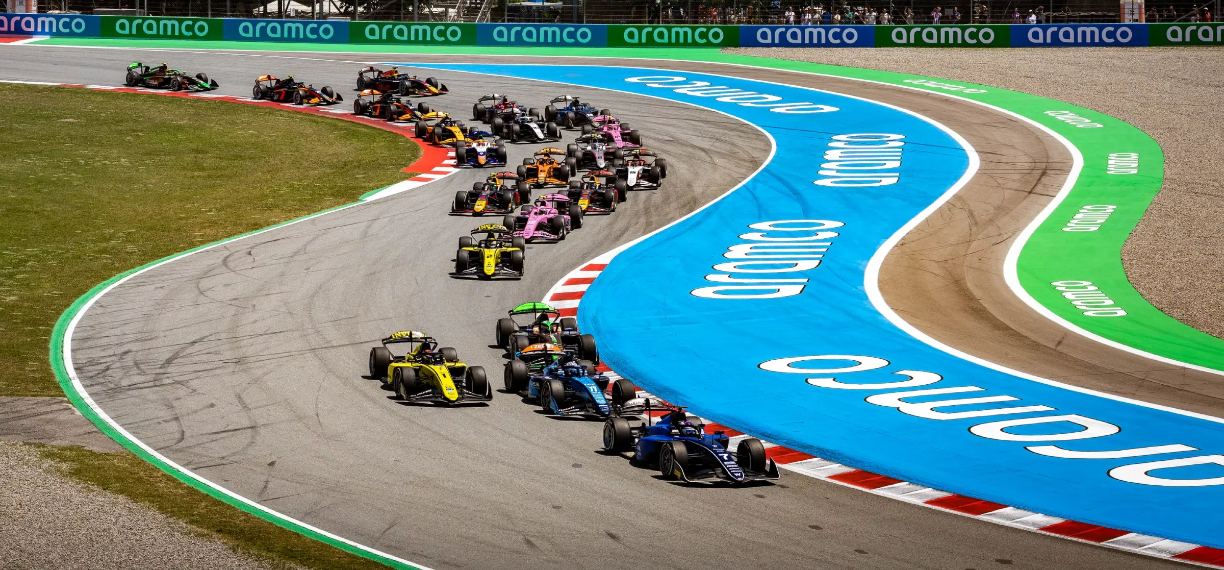 F2 race start
