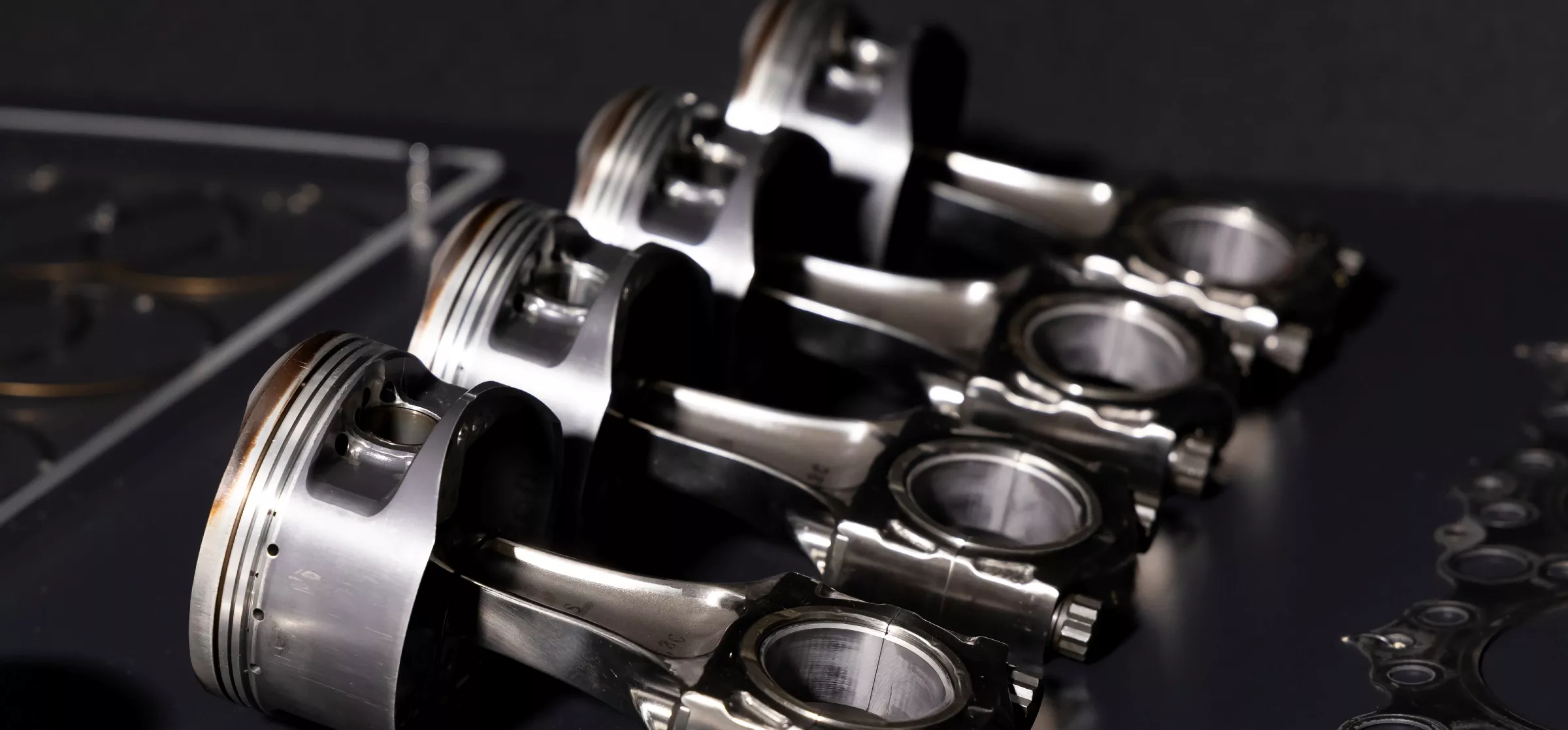 V10 engine pistons