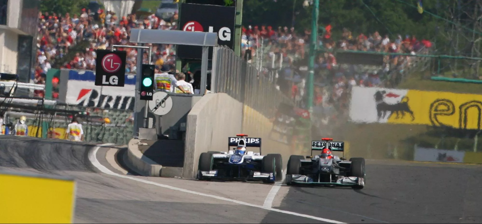 2010 Hungarian GP - Williams and Mercedes