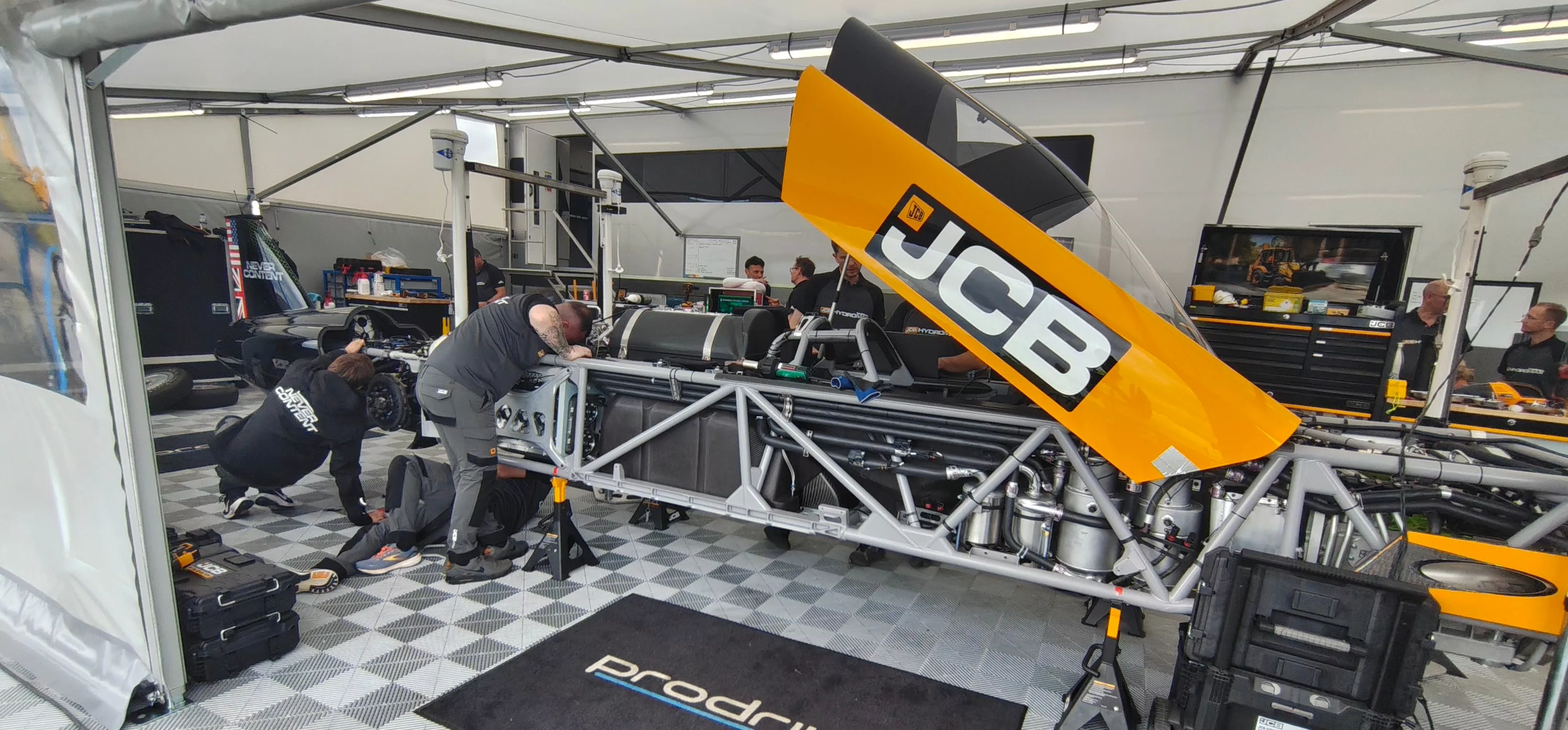 JCB Hydromax opened up