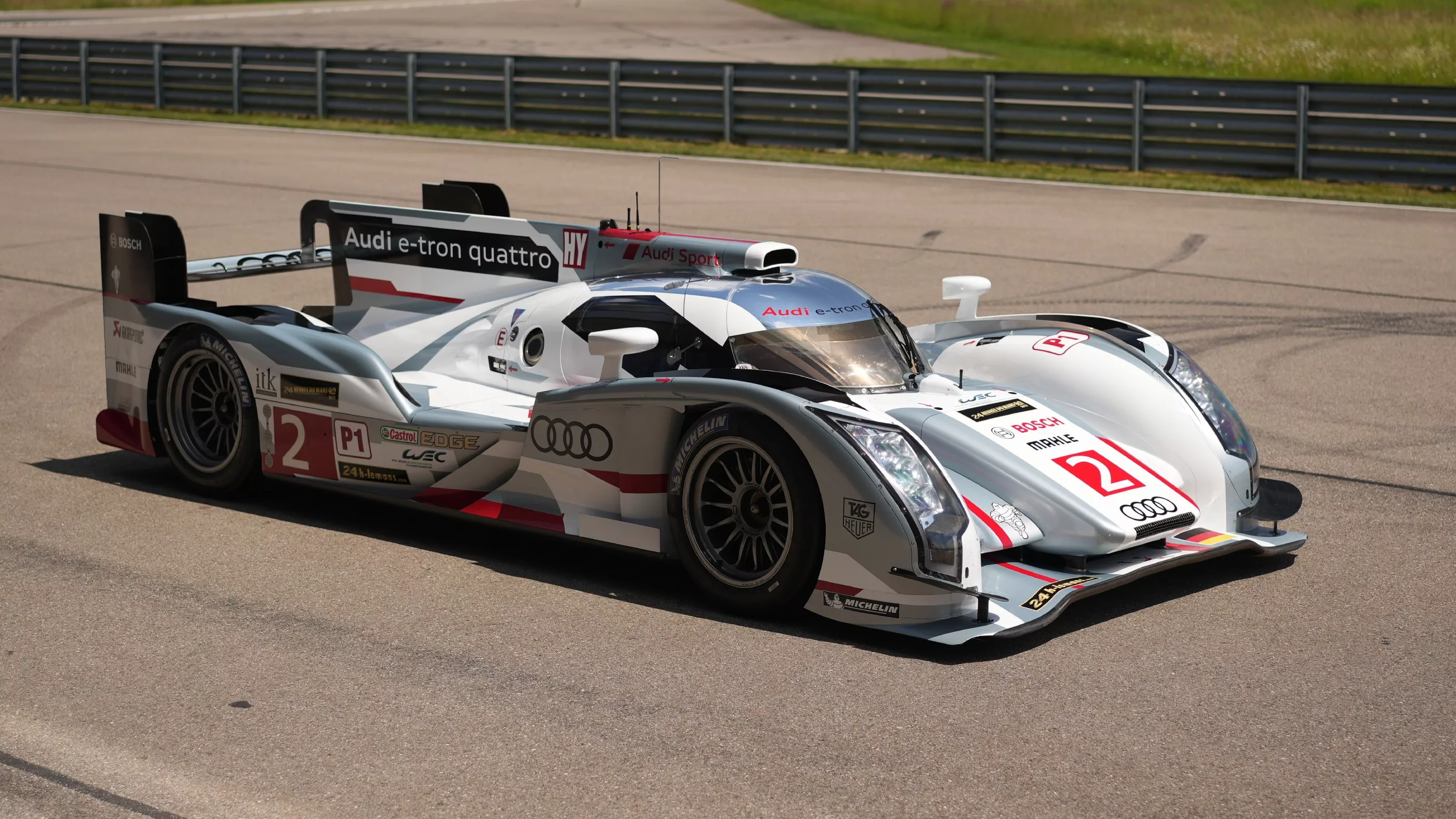 Audi R18