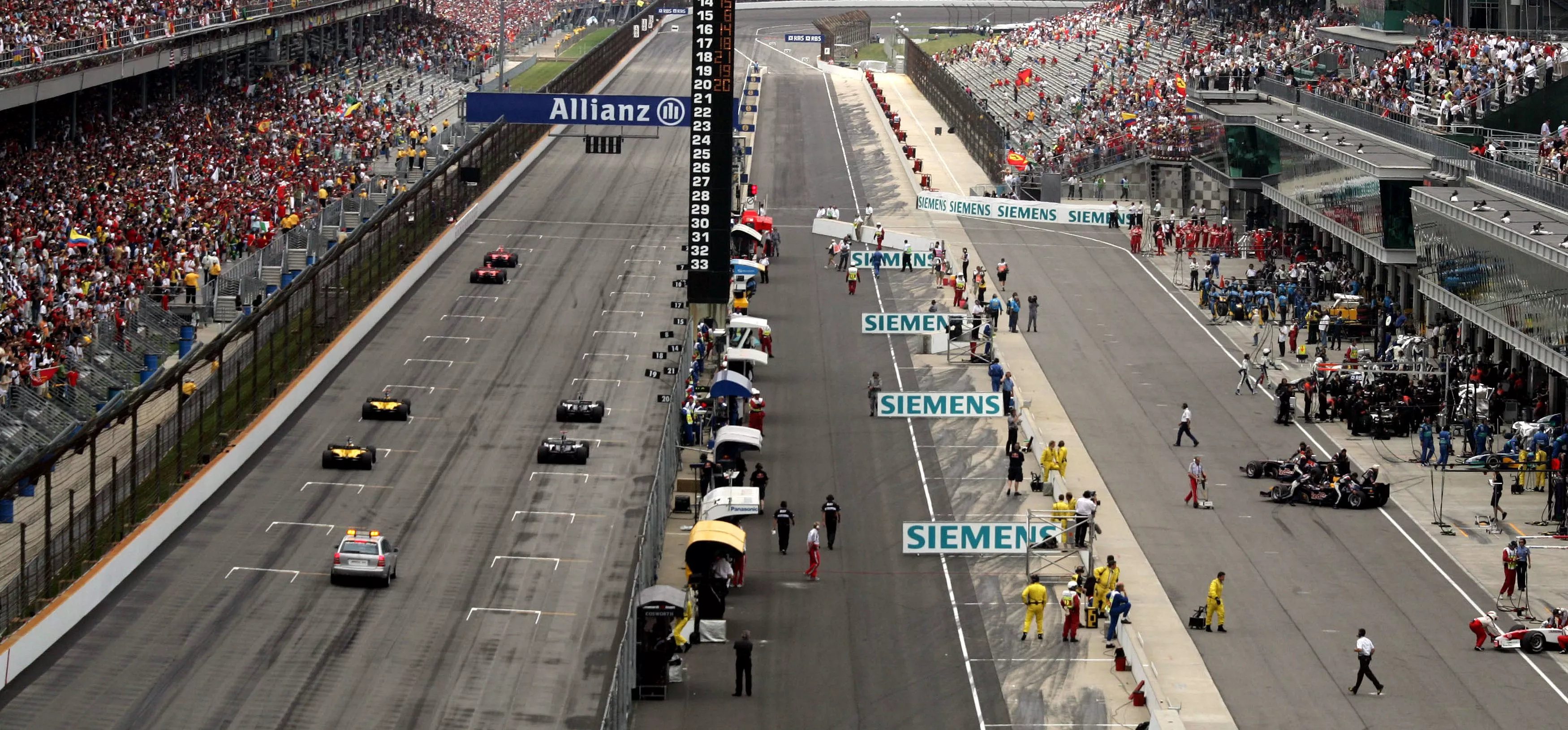 The Michelin-tyred teams abandoned the start of the 2005 United States Grand Prix at Indianapolis, leaving just six cars on the grid